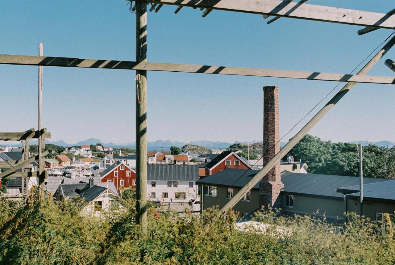 Trevarefabrikken Henningsvær Exterior foto