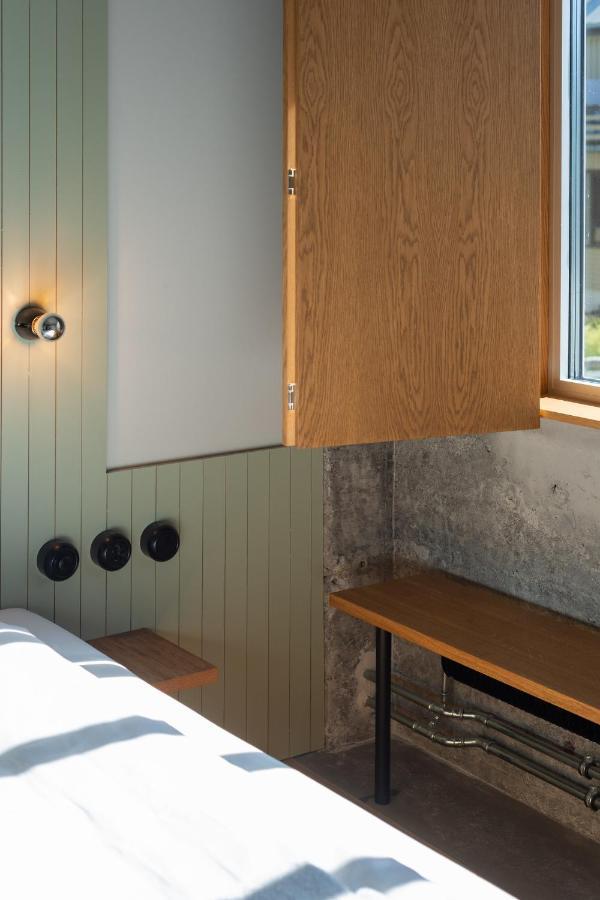 Trevarefabrikken Henningsvær Exterior foto